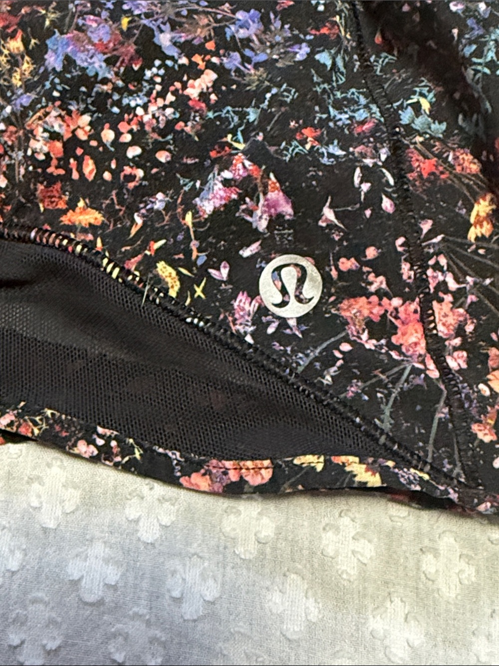 Lululemon black floral hotty hot shorts - Picture 5 of 9